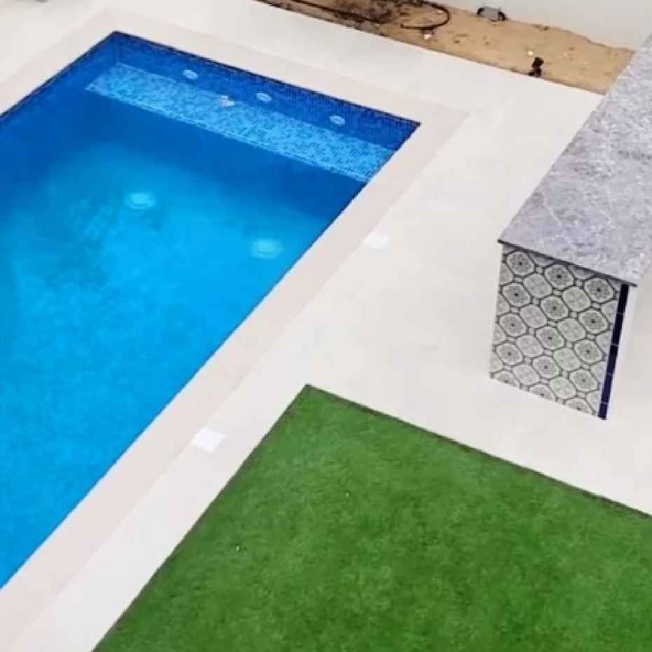 Plunge Pool Featuring Mix Blue Glass Mosaic Pool Tiles
