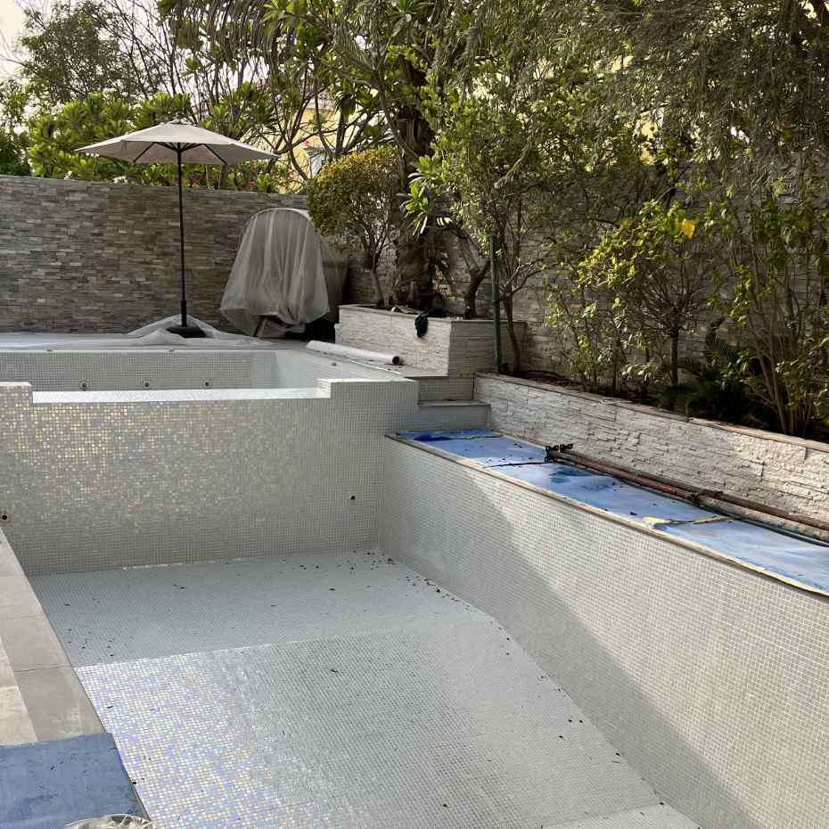 Waterless Pool Made Of EGM-Pearl 500 Swimming Pool Tile Mosaics