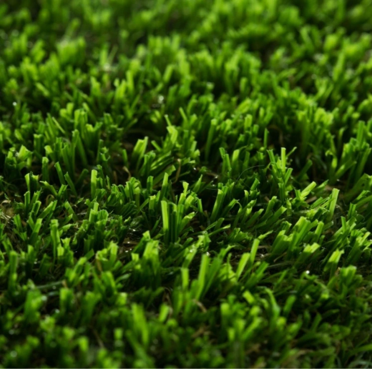 Close-up of Elixir's Feelds synthetic grass in Dubai, showcasing realistic texture, density, and vibrant color.